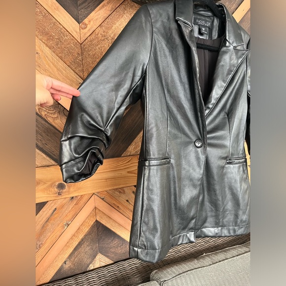 Rachel Zoe Faux Leather 90s Blazer Cinched Sleeves Size Small - Picture 5 of 11